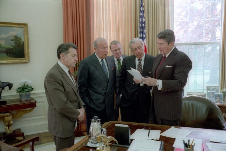President_with_Caspar_Weinberger_George_Shultz_Ed_Meese_and_Don_Regan_in_The_Oval_Office_Discussing_The_PresidentS_Remarks_on_The_IranContra_Affair__DPLA__e04a304b13c6dd40ae68d70b6fa92d20_160451